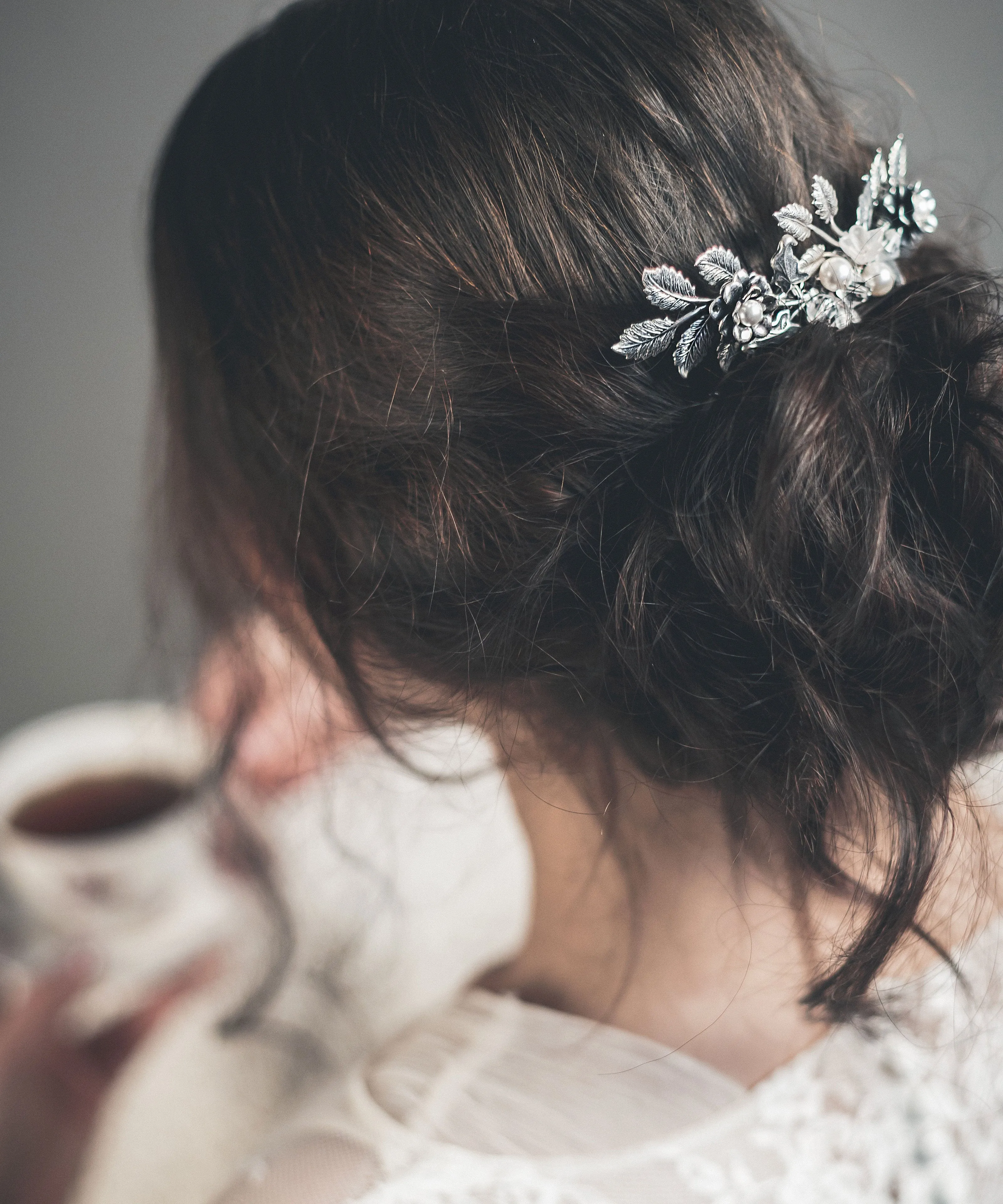 Silver floral hair comb with crystals and pearls